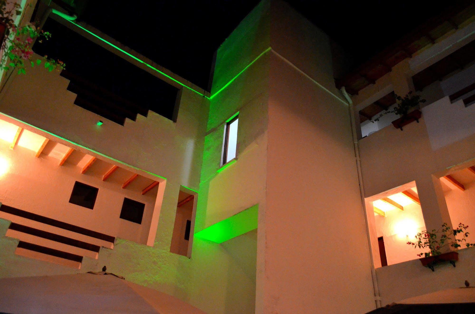 Hotel Aldea Plaza Doradal Buitenkant foto