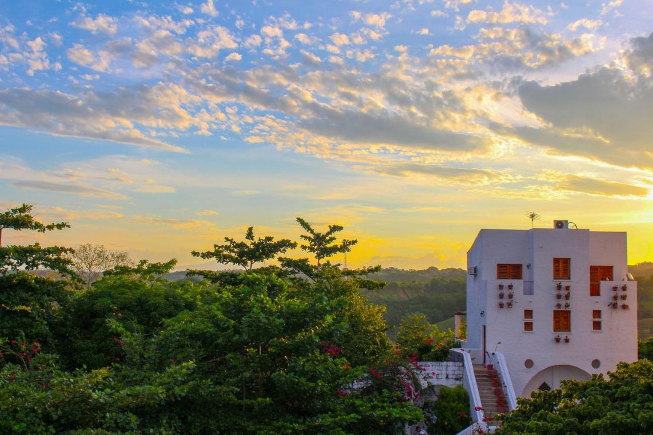 Hotel Aldea Plaza Doradal Buitenkant foto
